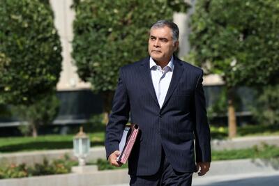  وزیر نفت: سهمیه‌های شخصی ثابت، اما کارت سوخت جایگاه ۵۰۰۰ تومان شد +فیلم