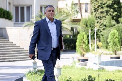  وزیر نفت: تاریخ دقیق اجرایی شدن نرخ سوم بنزین مشخص نیست / اینکه می‌گویند آلودگی هوا به خاطر واردات بنزین از روسیه است صحت ندارد؛ بنزین‌های وارداتی کیفیت مناسبی دارد
