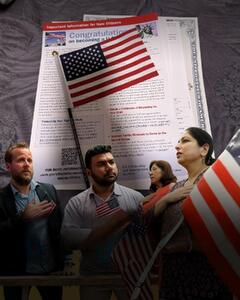  مراسم ادای سوگند شهروندی آمریکا برای مهاجران ایرانی و ۱۸ کشور دیگر به تعلیق درآمد