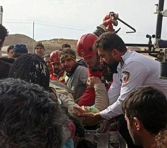  گرفتاری کارگر مصدوم در ارتفاع ۵۶ متری داربست/ نجات با نردبان امداد