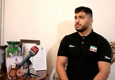  گفت‌وگوی خواندنی تسنیم با کشتی‌گیر ناشنو‌ا ‌از کودکی تا المپیک/ داستان الهام‌بخش قهرمان ایران - پارس فوتبال