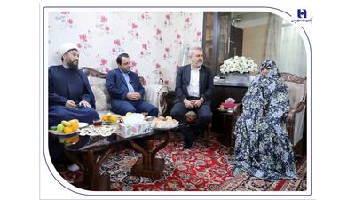 دیدار مدیرعامل بانک صادرات ایران با مادر و خانواده «شهید محمدنبی محمدی»