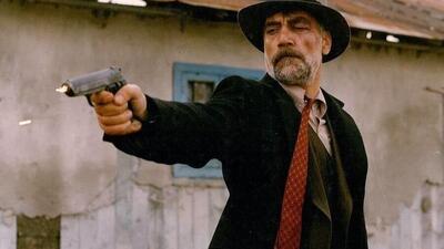  قاب احساسی هادی اسلامی در کنار همسر و دخترش؛ سال ۵۴