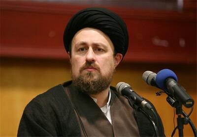  استاد سید حسن خمینی در تماس تلفنی با خانواده رضا امیرخانی جویای سلامتی او شد