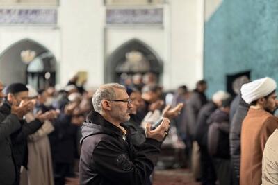  نماز شکر نزول باران در حرم مطهر امام رضا (ع) اقامه شد (۱۲ آذر ۱۴۰۴)