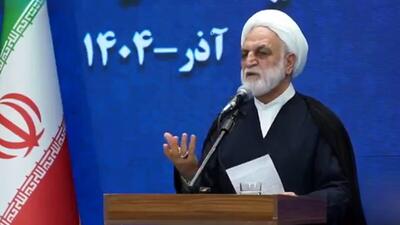  زندانی کردن افراد برای ما ساده و عادی نشود