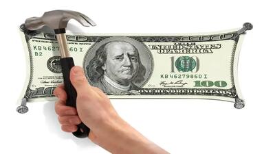  پیش بینی یک کارشناس از ادامه مسیر قیمت دلار/ دلار بالا می رود یا پایین؟