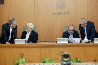  افراطیون به دنبال زمین زدن رئیس‌جمهورند