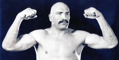  آشنایی با ولادیسلاو تالون، کشتی‌گیر عظیم‌الجثه ویلنیوس؛ از پرتاب سندان 300 کیلوگرمی تا نبرد با «داوود پیامبر»