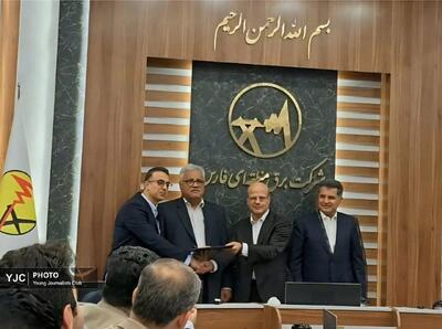  صنعت برق باید از سیاست‌زدگی دور بماند