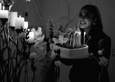  آلبوم تولد ۳۸سالگی مریم معصومی / کیک قلبی با توت فرنگی