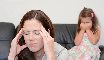  با قشقرق‌ راه انداختن کودک مان در جمع چه کنیم؟ 