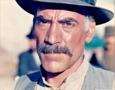  هادی اسلامی بازیگر مشهور قبل انقلاب در کنار همسر و دخترش؛ سال ۵۴(عکس)