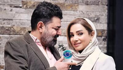  ست کژوال-رسمی شاهد احمدلو و همسرش؛ ترکیب جذاب کت قهوه‌ای و تیشرت یقه دار (عکس)