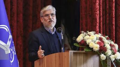  وزیر علوم: دانشجو فراتر از جناح‌ها و گروه‌هاست/ جمهوری اسلامی دانشگاه غیرسیاسی نمی‌خواهد