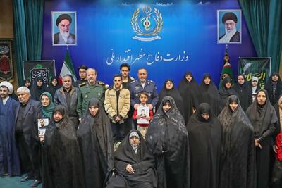  وزیردفاع: تنها راه مقابله با دشمنان قوی تر شدن در همه عرصه ها است