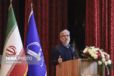  وزیر علوم: دانشجو فراتر از جناح‌ها و گروه‌هاست/ جمهوری اسلامی دانشگاه غیرسیاسی نمی‌خواهد