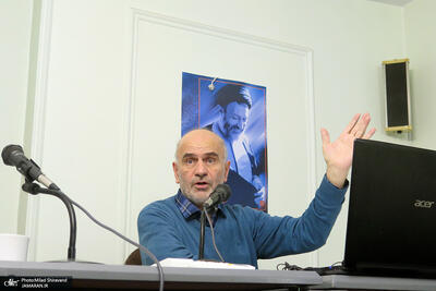  فرشاد مومنی در بیمارستان بستری شد