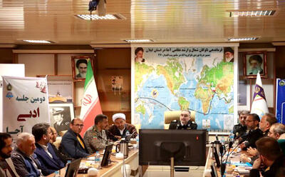  دریادار بمانی: شعر رساترین نوع گفتمان است؛ باید رسانه شهدا باشیم
