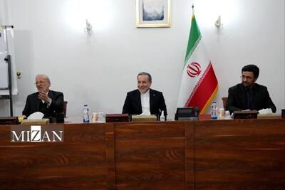  نشست مشترک وزیر امور خارجه با جمعی از نمایندگان مجلس شورای اسلامی