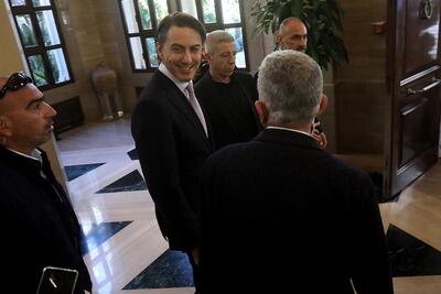  نخست وزیر لبنان: مذاکرهٔ ما با اسرائیل برای صلح یا عادی‌سازی روابط نیست / دفتر نتانیاهو: مذاکره در فضایی مثبت برگزار شده؛ برای لبنان روشن کرده‌ایم که خلع سلاح حزب‌الله الزام‌آور است