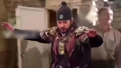  فیلم آواز شاد /  جومونگ لعنتی سمی شد دستمال کردی گرفته چه رقصی میکنه با آهنگ لرزان لرزان ...