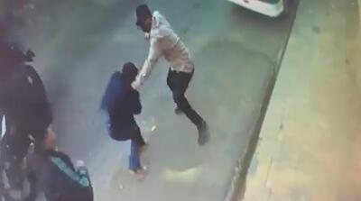  لحظات سرقت وحشیانه از یک دختر را ببینید