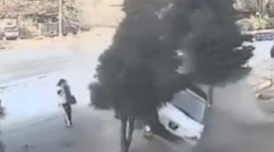  لحظات نجات معجزه آسای یک زن از تصادف