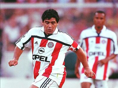  زمانی که دیگو مارادونا با پیراهن بایرن مونیخ برای بازی خداحافظی لوتار ماتئوس پا به توپ شد