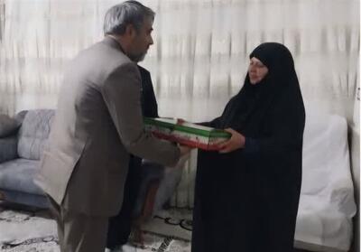  ادای احترام به صبر مادرانه؛  دیدار با مادر شهید بصیری‌پور - تسنیم