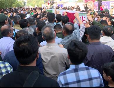  تشییع و خاکسپاری یک شهید گمنام در بندرعباس