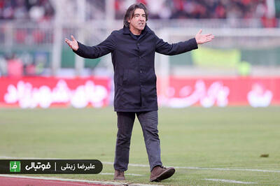  حرکات عجیب و هیجانی سرمربی استقلال در کنار زمین