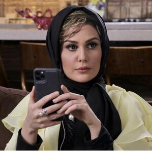 عکس داغ امروز | رز رضوی با پالتوی سفید پشمی چه زیبا شده