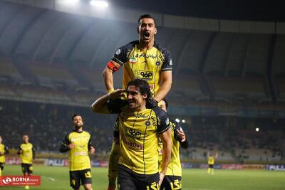 دیدار تیم های  فوتبال سپاهان-فجرسپاسی