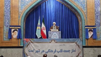  امام جمعه آبادان: دانشجو موتور محرکه جامعه و زبان گویای مردم است