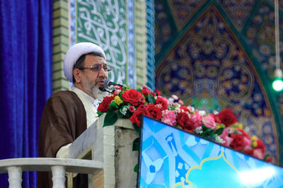  امام جمعه کرمان: در جنگ اخیر منتقد و غیرمنتقد در کنار هم انسجام ملی را شکل دادند / زنان در آبادانی کشور سهیم‌اند