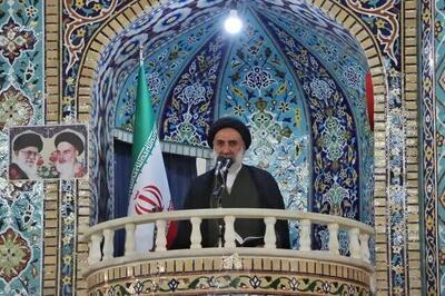  امام جمعه شهرکرد: دانشجویان ثروت ملی کشورند