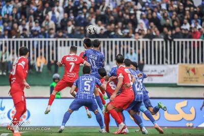 پرسپولیس ۰ - استقلال ۰/ جنگ پرسپولیس و استقلال برنده نداشت/ دوئل برزیلی و پرتغالی به تساوی نفسگیر سرخابی‌ها در دربی ختم شد