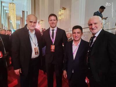 عکس یادگاری قلعه‌نویی و نبی با سرمربی و مدیر تیم ملی آلمان