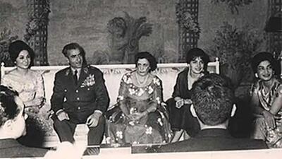 تاج‌الملوک، همسر رضاخان که در اوج پیری هم ملکه لاکچری بود!