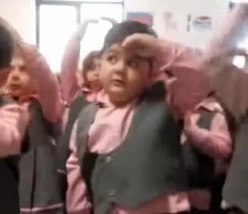 آواز شاد؛ ای جونم این فسقلی با بچها داشت شعر میخوند تپلی خسته شد تلپ نشست زمین