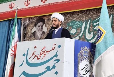  امام جمعه موقت جیرفت: دانشجوی ایرانی سرشار از استعداد، توانمندی و ابتکار است