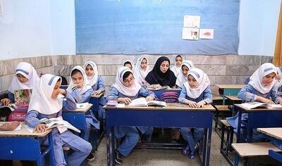  فعالیت مدارس ابتدایی در استان تهران به استثنای فیروزکوه، ملارد، رباط کریم و قرچک شنبه و یکشنبه ۱۵ و ۱۶ آذرماه غیرحضوری شد / طرح زوج و فرد پابرجاست/ادارات دایر است