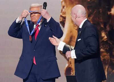 جایزه صلح زورکی به ترامپ رسید!