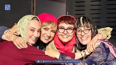  آلبوم عکس| پشت صحنه تئاتر سوسن پرور / از آناهیتا همتی تا سحر ولدبیگی و فلورا سام و شوهرانشان