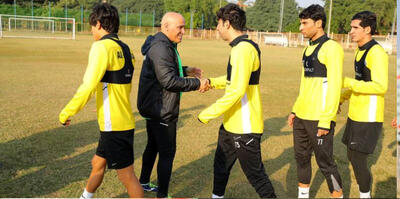 معارفه علیرضا منصوریان در عراق با شورلت غول پیکر!