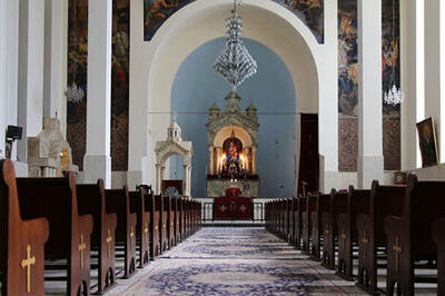 اعتراف تکان‌دهنده کشیش ۵۱ ساله: از امروز یک زن هستم!