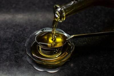  چرا فقط دو قاشق  روغن زیتون در روز بخوریم؟