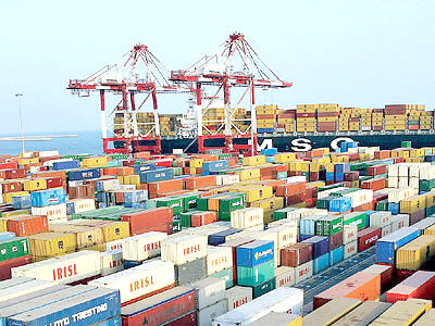 چرا کالاها در گمرک معطل می‌مانند؟