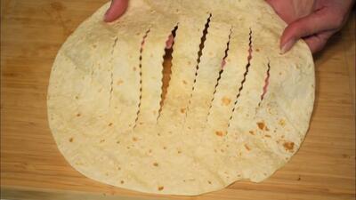  طرز تهیه پیتزا با نان لواش بدون نیاز به خمیر پیتزا